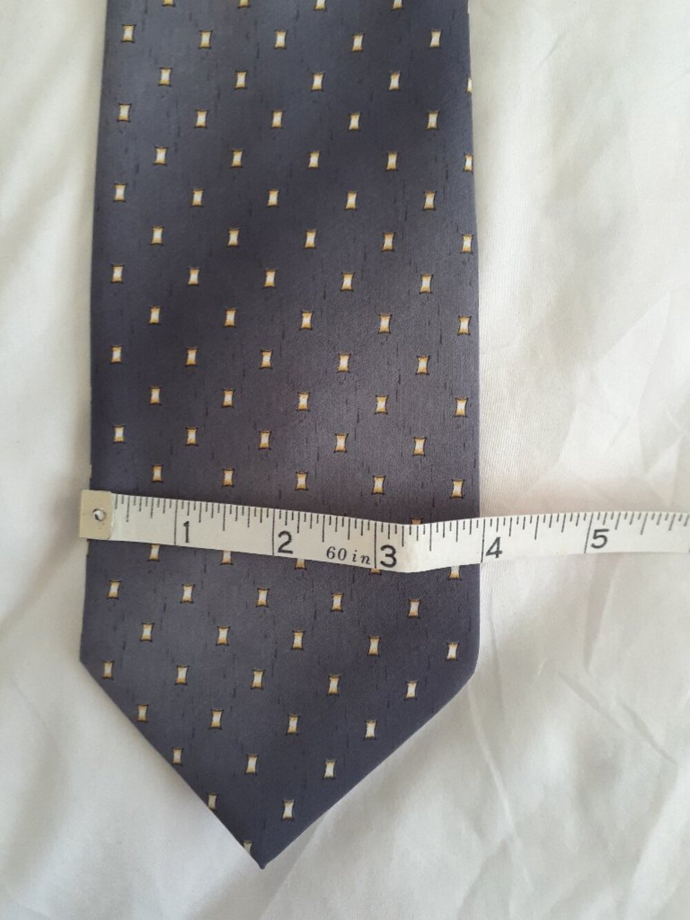 Ivre Hausse Men's tie grey small square pattern